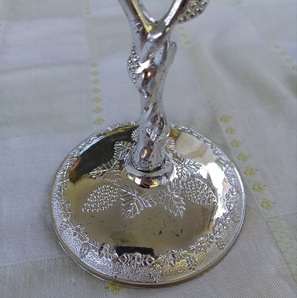 Vintage Vineyard Themed Hanging Grape Salt & Pepper Set - Picture 5 of 7